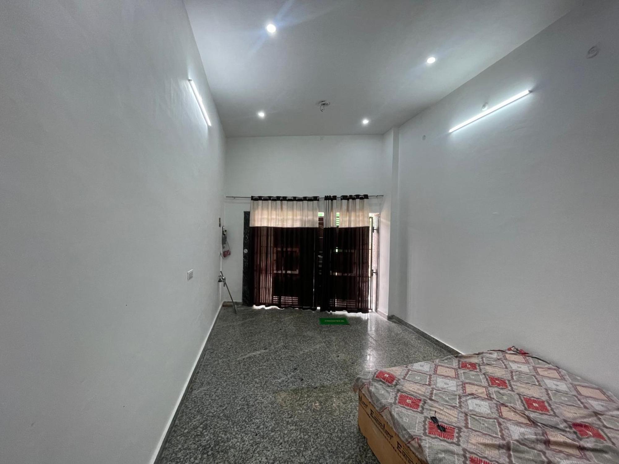 Rukmani Villas Group Of Rukmani Home Stay Матхура Экстерьер фото