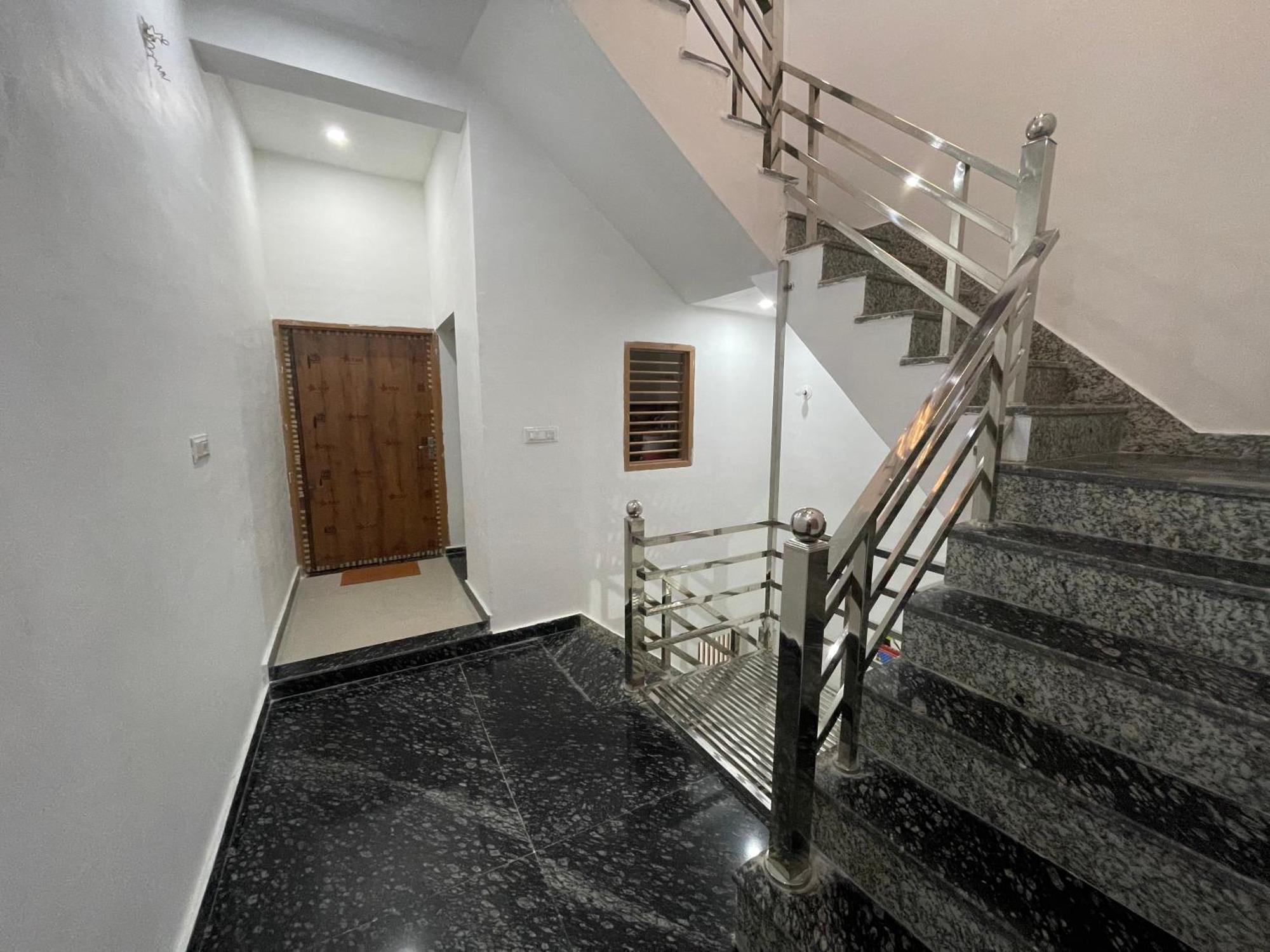 Rukmani Villas Group Of Rukmani Home Stay Матхура Экстерьер фото