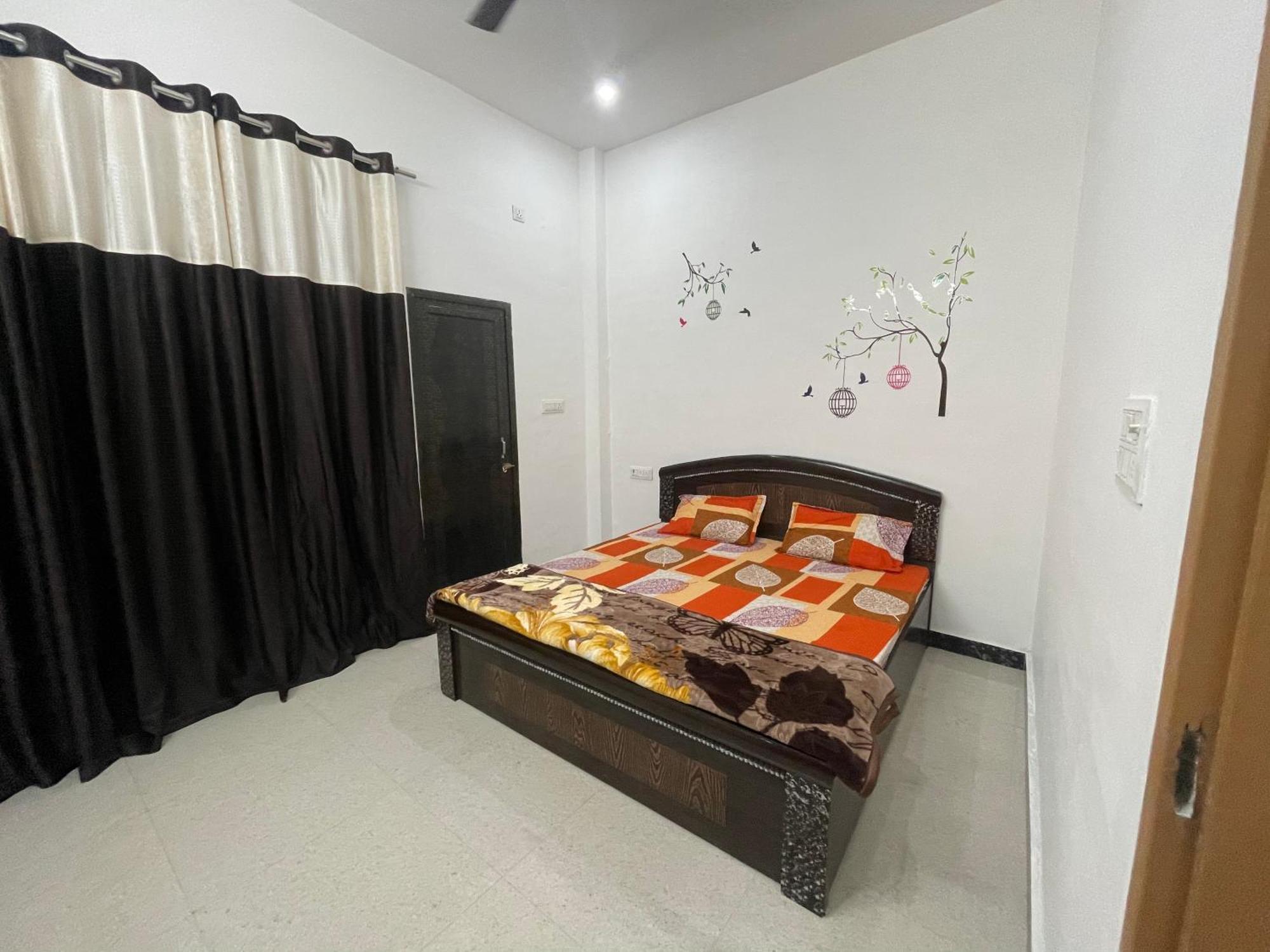 Rukmani Villas Group Of Rukmani Home Stay Матхура Экстерьер фото